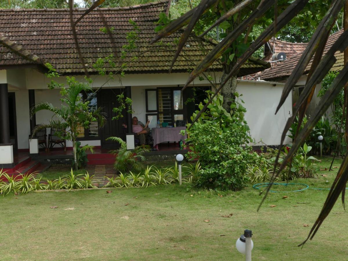 Marari Sealap Beach Villas マラリクラム エクステリア 写真