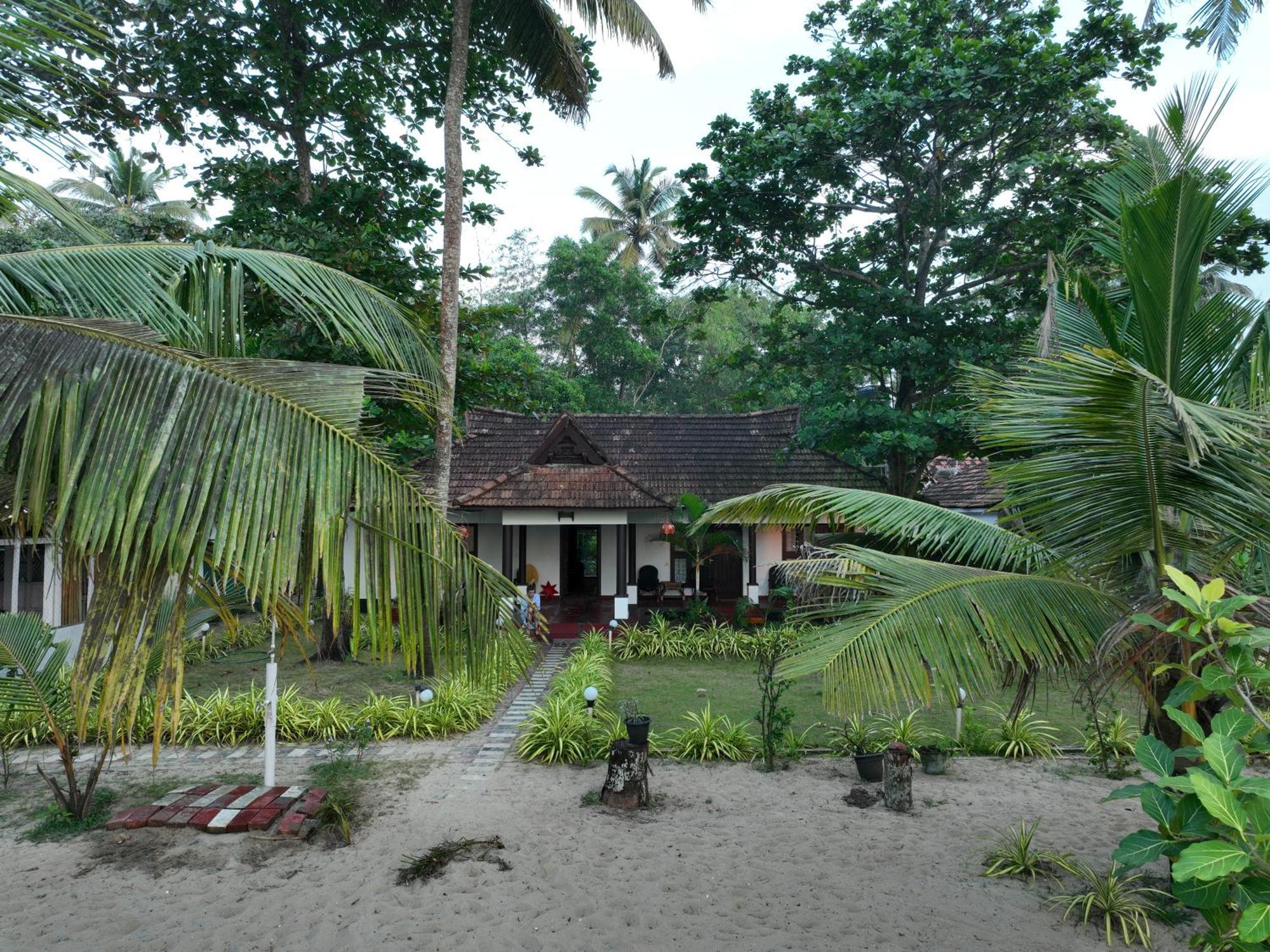 Marari Sealap Beach Villas マラリクラム エクステリア 写真