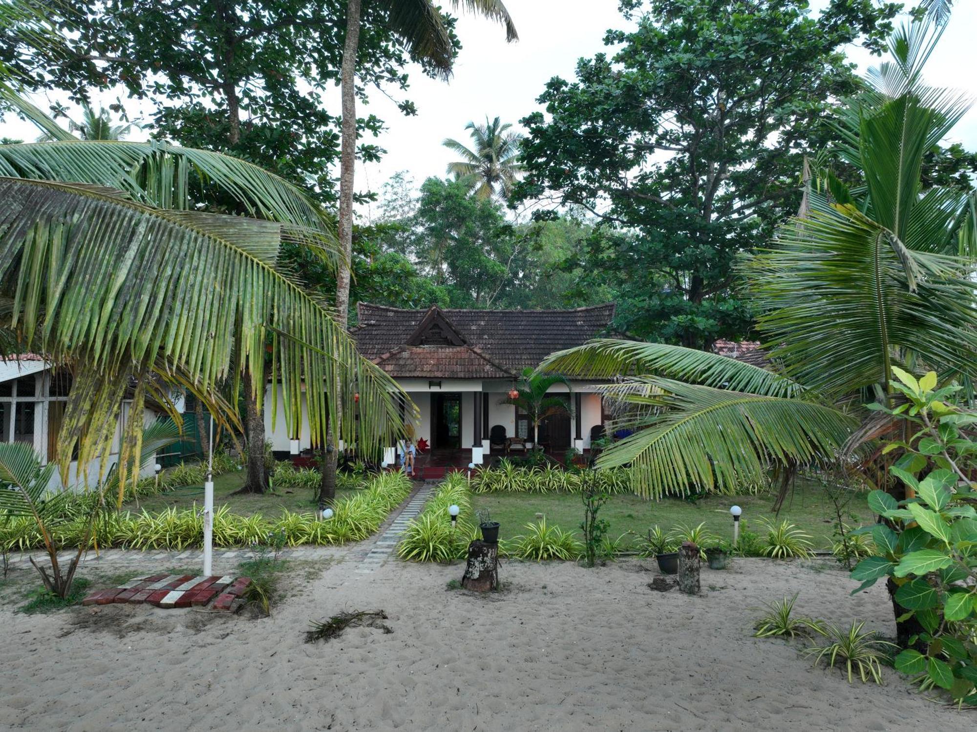 Marari Sealap Beach Villas マラリクラム エクステリア 写真